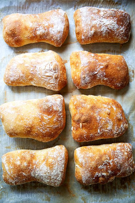 Chibatta Bread Ideas, Homemade Ciabatta Bread, Ciabatta Bread Recipe, Italian Bread Recipes, Biscuit Rolls, Ciabatta Bread, Bun Recipe, Easy Bread Recipes, Easy Bread