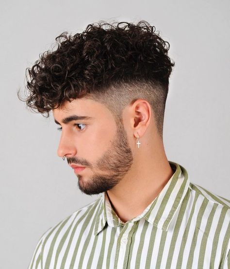 Men Curly Hairstyle Haïr Style For Curly Hair Men, Curly Boy Hair Styles, Curly Hair Men Haircut Style, Curly Hair Hairstyles Men, Haircut For Curly Hair Men, Curly Hairstyle Men, Curly Haircut Men, Curly Hairstyle For Men, Curly Hair Boy