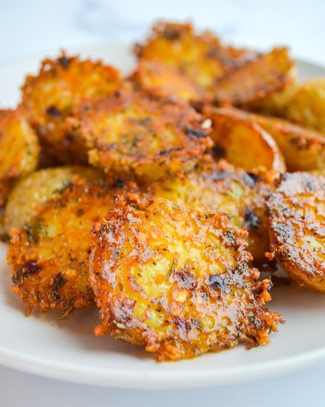 Parmesan Encrusted Potatoes, Viral Crispy Garlic Parmesan Crusted Potatoes, Parmasean Potatoes Parmesan, Tik Tok Parmesan Crusted Potatoes, Crispiest Potatoes Ever, Parmesan Crusted Potato, Parmesan Crusted Potatoes Recipe, Crushed Parmesan Potatoes, Park Crusted Potatoes