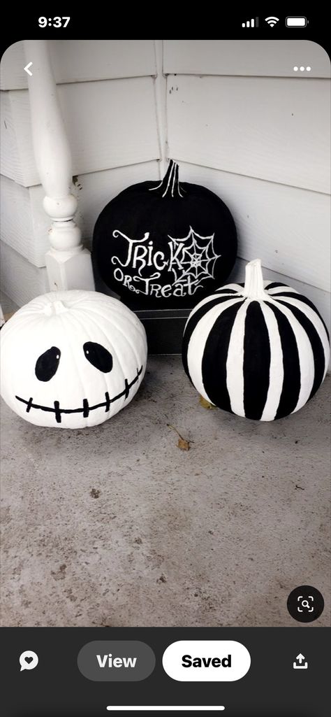 Cute Spooky Pumpkin Painting Ideas, Monster Pumpkin Painting, Easy Pumpkin Painting Ideas Simple, White Pumpkin Painting Ideas, Painting Ideas Home Decor, Painting Ideas Pumpkin, Halloween Kita, Creative Pumpkin Painting Ideas, Pumpkin Decor Ideas