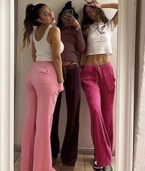 Juicy Couture Aesthetic, Juicy Couture Clothes, Juicy Tracksuit, Pink Tracksuit, Whatever Forever, Sweatpants Outfits, Juicy Couture Pants, Couture Outfits, 2000s Fashion Outfits