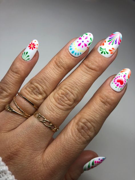 Mexican pattern nails Mexican Nails Short, Dead Nails, Mexican Nails, Pattern Nails, Bad Shirts, Mexican Pattern, Summery Nails, Inspired Nails, Short Acrylic