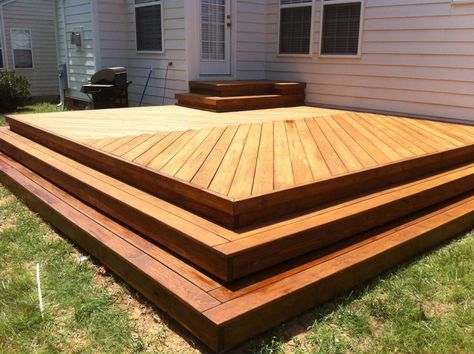 New deck with herringbone decking pattern.  No railing with wrap around steps Pool Types, Level Garden, Shaded Garden, Backyard Patio Deck, Building A Porch, Patio Deck Designs, Wooden Deck, Cozy Backyard, Deck Designs Backyard