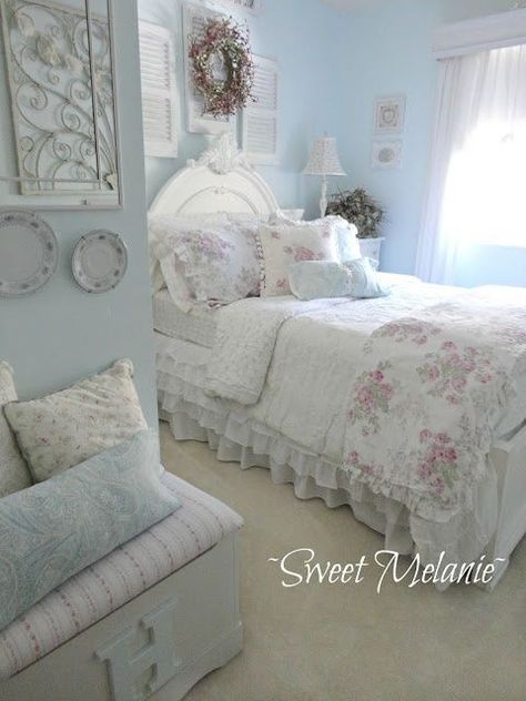 Thrifted Home Decor, Shabby Chic Room, Shabby Chic Bathroom, Shabby Chic Bedroom, Shabby Chic Bedrooms, Romantic Bedroom, Vintage Bedroom, Chic Bathrooms, Chic Bedroom