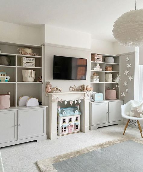 Playroom Lounge, Dining Room Playroom, Nursery Details, Alcove Cupboards, Girls Playroom, Open Plan Living Room, Playroom Storage, Playroom Design, Kitchen Family Rooms