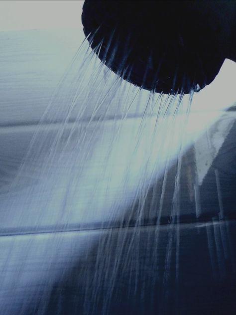 Shower water aesthetics 💦🛀 Pretty Shower Aesthetic, Cold Shower Aesthetic, Shower Aesthetic, Blank Frames, Men In Shower, Modern Shower Design, Aesthetic Shower, Everyday Aesthetic, Cosy Aesthetic