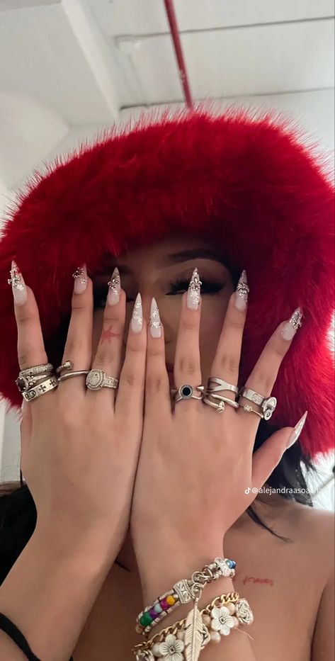 Red Hand Tattoo, Red Hat Outfit, Nail Poses, Chica Chola, Xoxo Jewelry, Fur Bucket, Faux Fur Bucket Hat, Fur Bucket Hat, Really Cute Nails