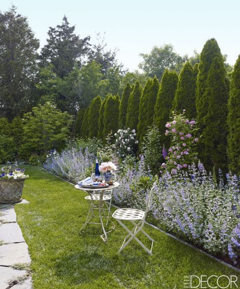 Peek inside Ralph Lauren fashion exec Buffy Birrittella's airy, beach-chic Hamtons retreat Privacy Landscaping, European Garden, Farmhouse Garden, The Secret Garden, Home Landscaping, Garden Landscape Design, Garden Cottage, Country Gardening, English Garden