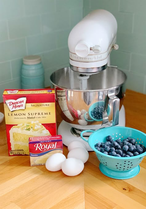 Blueberry Bundt Cake Recipes, Blueberry Cake Recipe, Blueberry Lemon Cake Recipe, Cheesecake Lemon, Lemon Blueberry Pound Cake, Lemon Blueberry Bundt Cake, Blueberry Bundt, Lemon Blueberry Cupcakes, Lemon Blueberry Cake