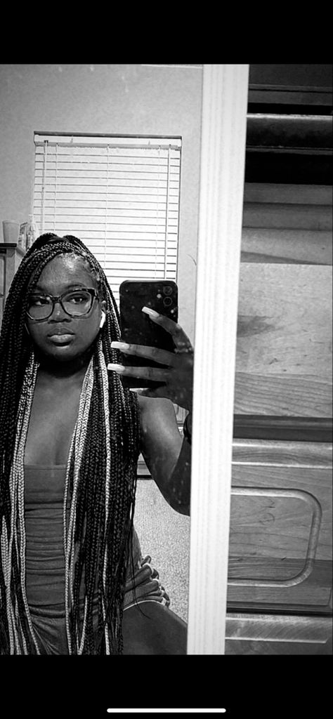 Peekaboo Knotless, Peekaboo Knotless Braids, Knotless Braids, Dreadlocks, Chain Necklace, Braids, Hair Styles, Grey, Hair