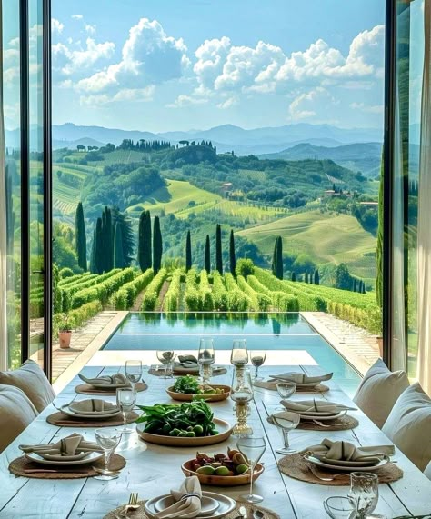 Lac Como, Toscana Italia, Dream Life House, Casa Exterior, Tuscany Italy, Pretty Places, Dream Home Design, Travel Aesthetic, Place Settings