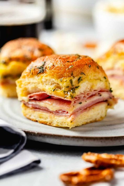 Slider Recipe, Ham Cheese Sliders, Ham Sliders, Ham And Cheese Sliders, Cheese Sliders, Easy Ham, Clam Recipes, Leftover Ham, Game Day Snacks