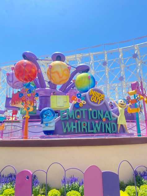 Disneyland California Adventure Aesthetic, Fun Places To Go With Family, Disneyland Nostalgia, Disney Core, Disneyland Parks, Inside Out Characters, Apple Watch Bands Fashion, Disney Lifestyle, Disney World Pictures