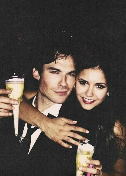 Ian Somerhalder, Nina Dobrev, A Photo, Drinks