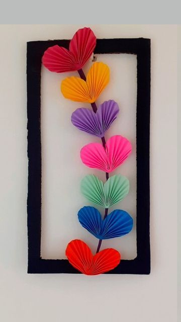 Paper Flower Wall Decor, Paper Wall Hanging, Paper Flower Decor, Diy Projects For Beginners, Paper Flower Crafts, Wall Hanging Crafts, Paper Quilling Designs, Paper Flower Wall, Holiday Paper