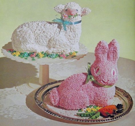 Easter Lamb Cake, Lamb Cake, Easter Bunny Cake, Easter Lamb, Vintage Baking, Easter Cake, Bunny Cake, Wilton Cakes, Retro Recipes