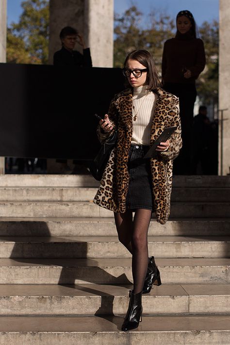 On the Street…Palais de Tokyo, Paris Jeans Print, The Sartorialist, Look Office, Leopard Coat, Street Style Blog, Leopard Print Coat, Tokyo Street Style, Looks Street Style, Print Coat