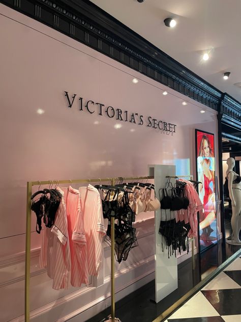 Vs Models Aesthetic, Victoria Secret Set, Secret Energy, Victoria's Secret Aesthetic, Victoria Secret Store, Victoria Secret Shops, Victoria's Secret Models, Victory Secret, Shorts Sleepwear