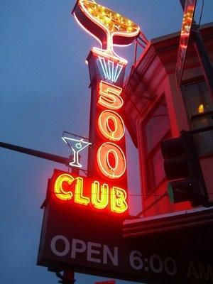 San Francisco At Night, San Francisco Bars, Dive Bars, Vintage Neon Signs, Bars And Clubs, Disco Lights, Dive Bar, California Love, San Fran