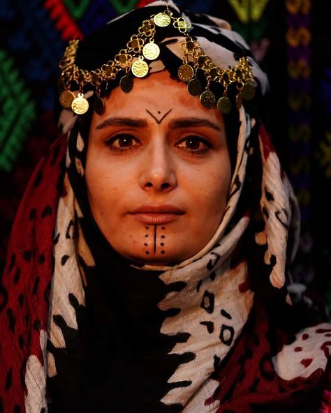 Bedouin Face Tattoo, Berber Face Tattoo, Arabic Face Tattoo, Henna Face Tattoo, Kurdish Women, Berber Tattoo, Face Tattoos For Women, Persian Women, Tattoo Face