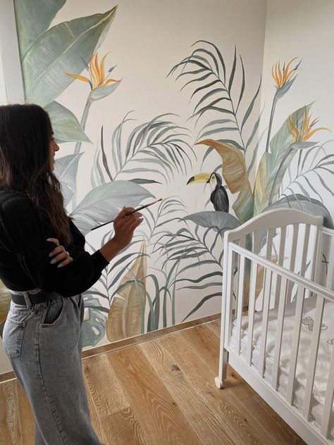 Jungle baby room dai toni pastello Classroom Murals, Mural Jungle, Jungle Baby Room, Jungle Painting, Jungle Mural, Nursery Mural, Room Wall Painting, Baby Wall, Baby Room Wall