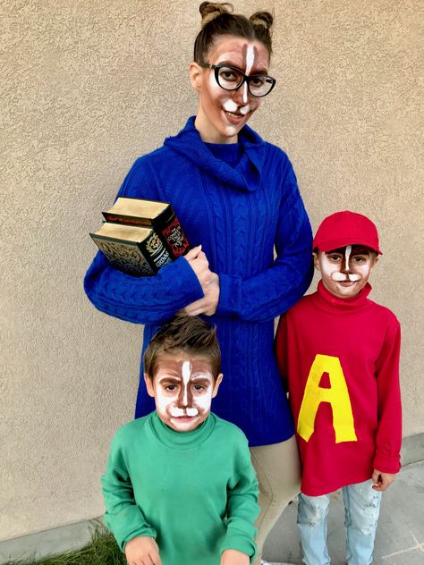 Alvin and the chipmunks. Family Halloween costume. Alvin And The Chipmunks Face Paint, Chipmunks Halloween Costume, The Chipmunks Costume, Alvin And The Chipmunks Costume, Chipmunks Costume, Partner Halloween Costumes, Costumes For Work, Halloween Costumes For Work, Halloween Costumes For Family