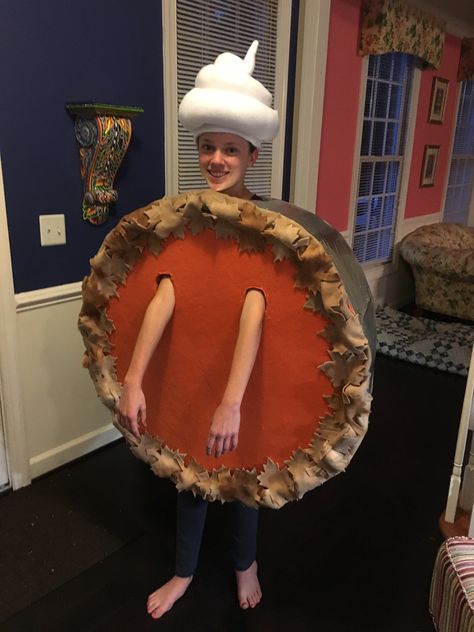 Pumpkin Pie Halloween Costume, Pumpkin Pie Costume Diy, Thanksgiving Food Costumes, Thanksgiving Parade Float Ideas For Kids, Pumpkin Pie Costume, Food Costume Ideas, Bread Costume, Thanksgiving Parade Floats, Pumpkin Pie Halloween