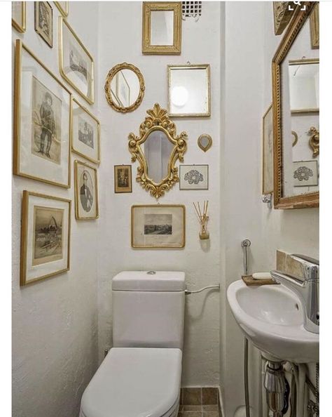 White Mirrors, Sunroom Porch, Bathroom French, Tiny Powder Rooms, Tiny Powder Room, Bathroom Gallery Wall, Bathroom Gallery, Powder Room Design, Bad Inspiration