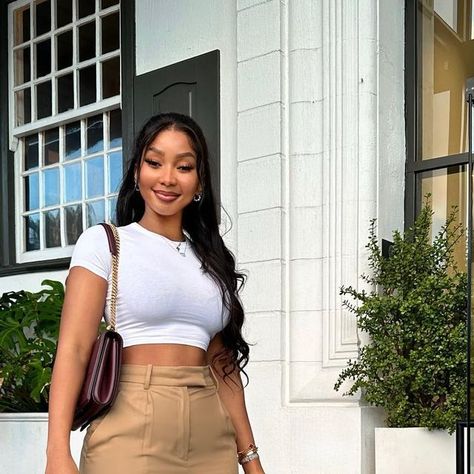 Nqobile Khwezi Outfits, Nqobile Khwezi, Kylie Jenner Outfits Casual, University Outfits, University Outfit, Kylie Jenner Outfits, Feminine Outfits, Jenner Outfits, Her Closet