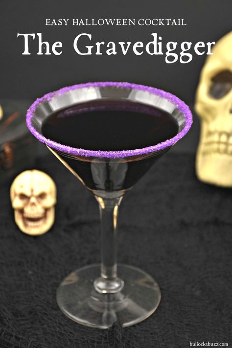 The Gravedigger Halloween Cocktail - Bullock's Buzz Black Cocktails Easy, Black Alcoholic Drinks For A Party, Halloween Themed Drinks Alcohol, Halloween Cocktails Recipes, Easy Halloween Cocktails, Spooky Drinks, Halloween Party Drinks, Halloween Drinks Alcohol, Halloween Drink