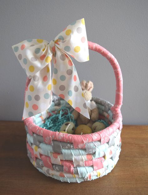 Fabric Easter Basket Fabric Easter Basket Pattern, Quilted Easter Baskets, Basket Sewing Pattern, Easter Basket Pattern, Handmade Easter Basket, Homemade Easter Baskets, Easter Baskets To Make, Easter Crafts For Adults, Girls Easter Basket