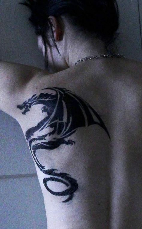 Dragon Tattoo Back, Tattoo Tutorial, Dragon Tattoo Meaning, Dragon Tattoo Ideas, Red Dragon Tattoo, Girl With The Dragon Tattoo, Lisbeth Salander, Dragon Tattoo For Women, The Girl With The Dragon Tattoo