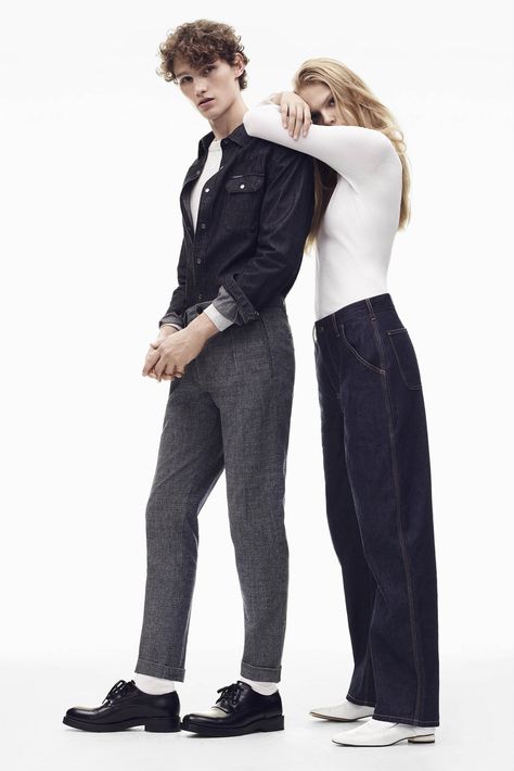 Calvin Klein Couple Shoot, Photoshoot Man And Woman, Calvin Klein Jeans Photoshoot, Calvin Klein Couple Photoshoot, Couple Model Poses, Calvin Klein Photoshoot Ideas, Calvin Klein Shoot, Fashion Editorial Couple, Calvin Klein Ads