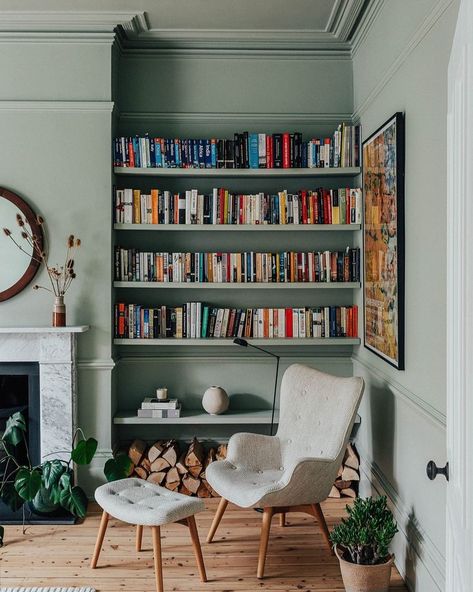 50 Inspiring Sage Green Living Room Ideas to Try Farrow And Ball Blue Gray, Grey Paint Schemes, Green Walls Living Room, Sage Green Living Room, Sage Green Walls, Grey Paint Colors, London House, Green Sofa, Living Room Green