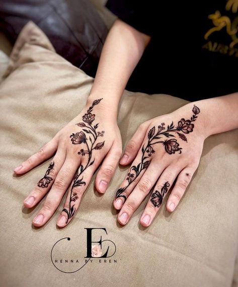 Corak Inai, Learn Henna, Hand Mehendi, Inai Pengantin, Henna Inspo, Floral Henna, Henna Inspired Tattoos, Henna Hand, Floral Henna Designs