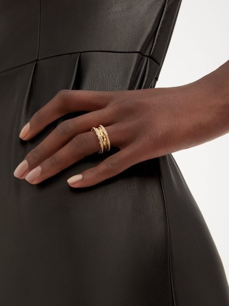 B.zero1 Ring 358021 | BVLGARI Bvlgari Jewelry Rings, Band Silhouette, Powerful Lines, Bvlgari Ring, Bvlgari Jewelry, Wishlist 2024, Diamond Band Ring, Luxury Rings, Elegant Bracelet