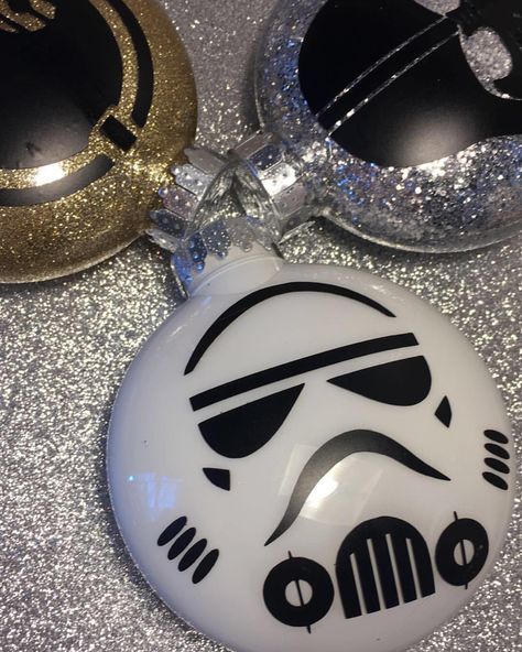 Star Wars Ornaments Diy, Star Wars Ornaments, Star Wars Christmas Ornaments, Disney Christmas Crafts, Star Wars Christmas Tree, Diy Star Wars, Diy Star, Star Wars Christmas, November 9