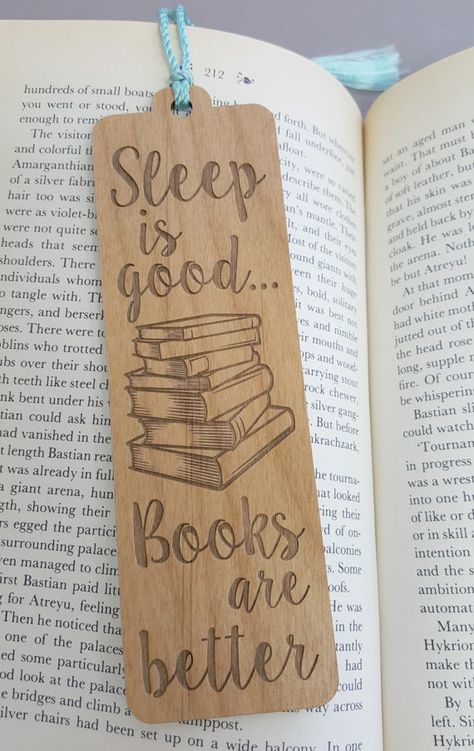 15 Perfect Bookmarks for Book Lovers Wooden Bookmarks, Best Bookmarks, Penanda Buku, An Open Book, Bookmarks For Books, Creative Bookmarks, Wood Book, Diy Bookmarks, Book Markers