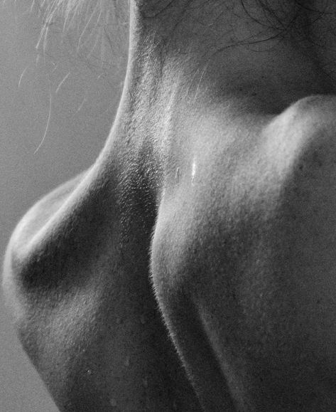 Part Of Body Photography, Female Body Photoshoot Ideas, Body Form Photography, Woman Abs Aesthetic, Woman Body Reference Photography, Controversial Photography, Bedroom Photography Women, Abstract Body Photography, Body Study Photography