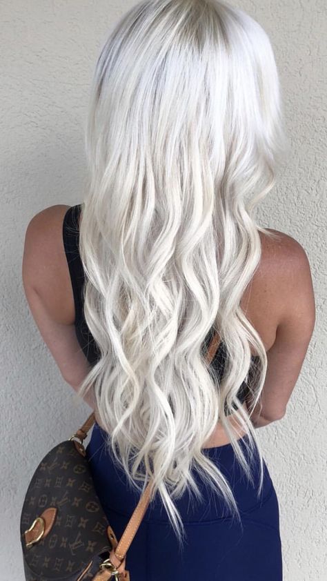 Deminsional Platinum Blonde, Icy Platinum Blonde Hair With Dark Roots, White Bayalage Hair, Platinum Blonde Hair Color Ideas For Summer, Platunim Blonde Hair, Ice Blonde Hair With Dark Roots, Platinum Card Hair, Platinum Blonde Hair With Dark Roots, White Ash Blonde Hair