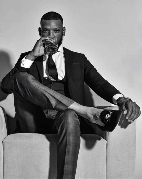 Black Male Poses Photography, Black Suit Photoshoot Men, Mens Birthday Shoot, Male Suit Photoshoot, 21st Birthday Photoshoot Ideas Men, Men Branding Photoshoot, 21st Birthday Photoshoot Men, Men Business Photoshoot, Men’s Birthday Photoshoot Ideas