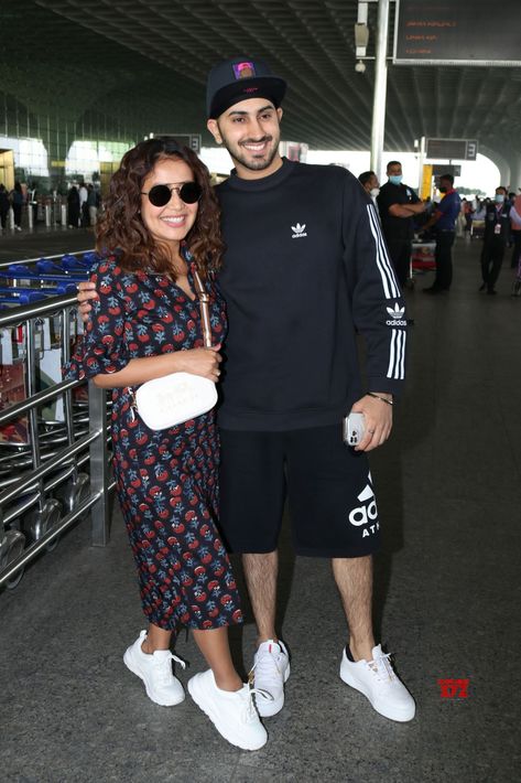 Neha Kakkar And Rohanpreet Singh, Neha Kakkar Husband, Neha Kakkar Dresses, Rohanpreet Singh, Black Wedge Boots, King Khan, Neha Kakkar, At Airport, 90s Bollywood