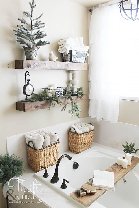 Whether you have five minutes or five dollars to spare, you can decorate your bathroom for Christmas. These fast, cheap & easy Christmas decorating ideas are great for sprucing up your home this holiday season. Bathroom Christmas Decor, Bathroom Christmas, Christmas Entryway, Christmas Bathroom Decor, Christmas Bathroom, Bathroom Decor Apartment, Master Decor, Jacuzzi Tub, Basement Bathroom