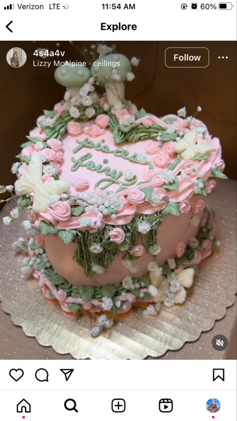 Cottage Core Cakes Birthday, Fairy Core Cake Ideas, Fairy Cakes Aesthetic, Fairy Birthday Cake Ideas, Vintage Fairy Cake, Faerie Cake, Fairy Vintage Cake, Portals Melanie Martinez, 30th Cake