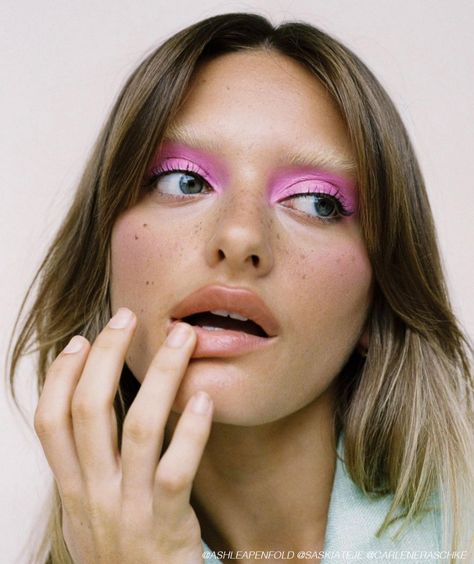 2022 Style Trends, Eye Makeup Looks, 2022 Style, Pink Eye, Smink Inspiration, Beauty Shoot, Editorial Makeup, Festival Looks, Beauty Editorial