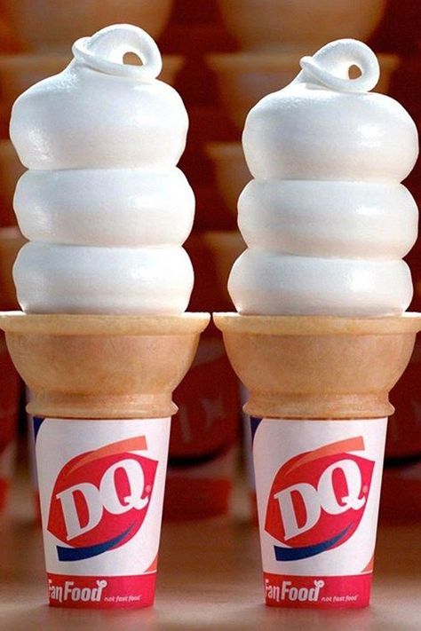 Dq Ice Cream, Healthy Food Menu, Healthy Food Guide, Dairy Queen, Smoothie Diet Plans, Ice Cream Treats, Ice Cream Cones, Fast Food Chains, Quick Healthy Meals