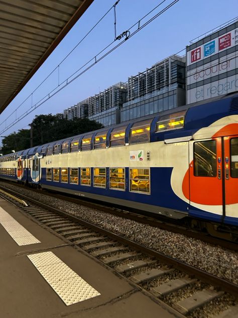 Paris Train Station, Paris Transportation, Paris Train, France Train, Train Aesthetic, Paris Aesthetic, Speed Training, Paris Paris, Oui Oui