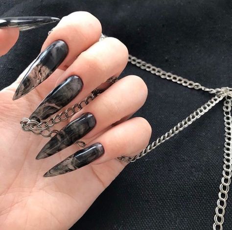 Art Designs Ideas, Black Acrylic Nails, Romantic Nails, Gothic Nails, Goth Nails, Grunge Nails, Almond Acrylic Nails, Dark Nails, Fire Nails