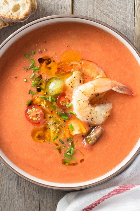 Gazpacho Soup, Soup Ideas, Juicy Shrimp, Summer Soup, Summer Meal, Soup And Stew, Gazpacho, How To Cook Shrimp, Hearty Meals