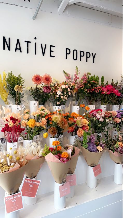 Floral Vendor Booth Ideas, Flower Shop Marketing Ideas, Home Floral Studio, Flower Pop Up Shop, Floral Shop Interior, Folklore Flowers, Balloon Decorations Diy Tutorials, Native Poppy, Florist Brand